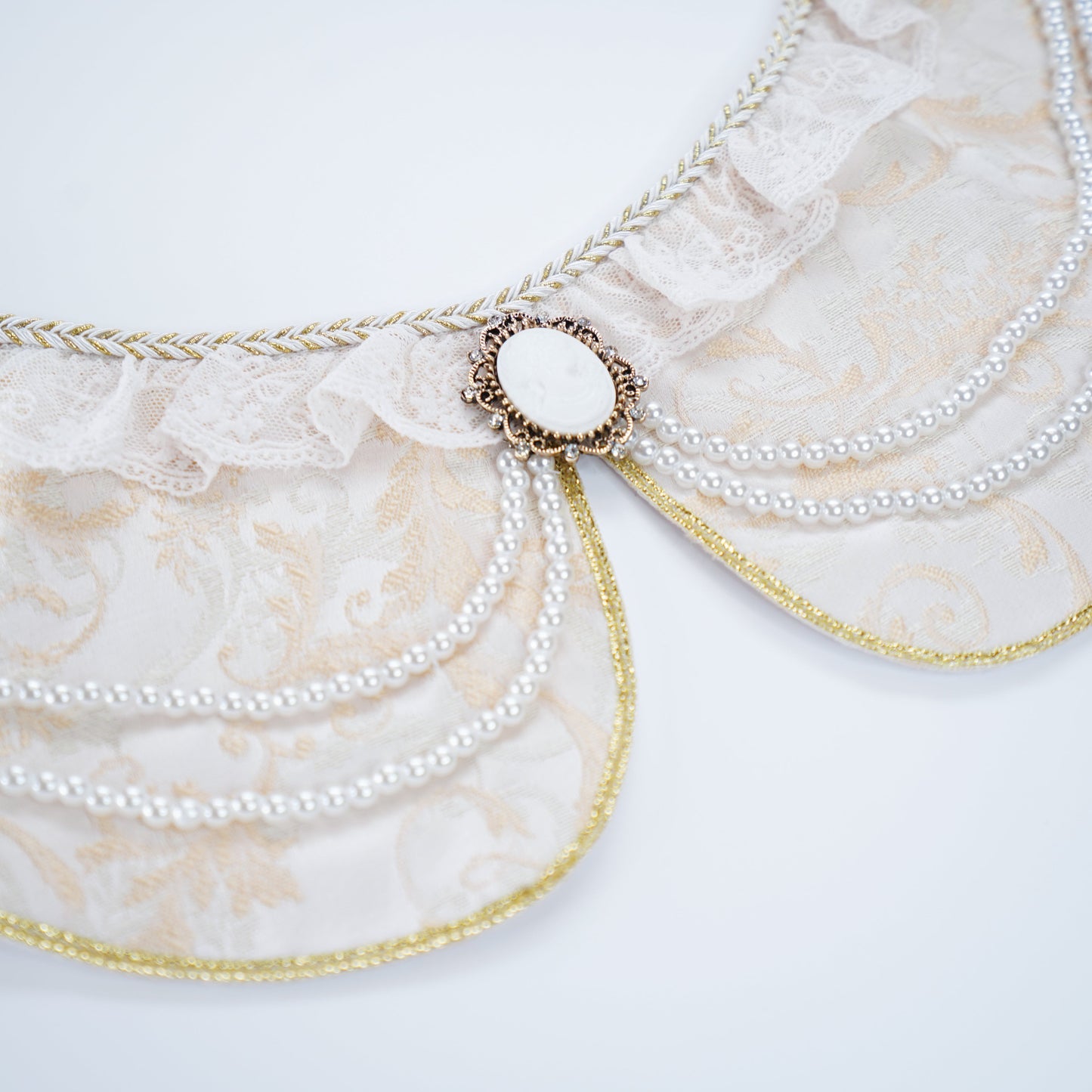 MOMOJI Henrietta (1-Champagne Silk Ivory) | Pet Neckwear