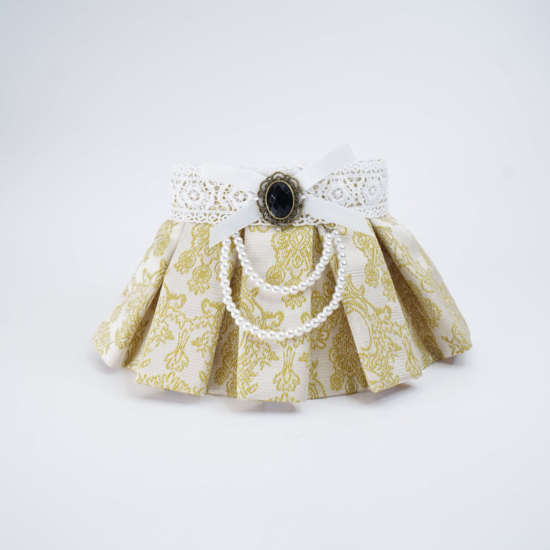 MOMOJI Gwendolen (1-Gilded Vanilla Brocade) | Pet Neckwear